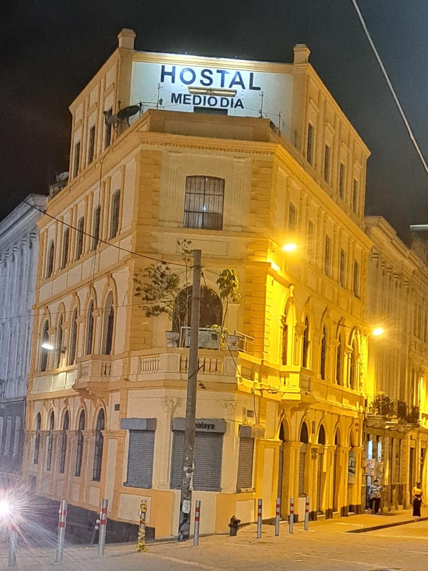 Hostal Mediodia Quito Exterior photo