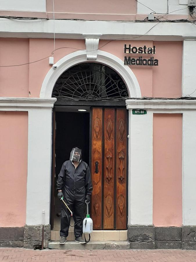 Hostal Mediodia Quito Exterior photo